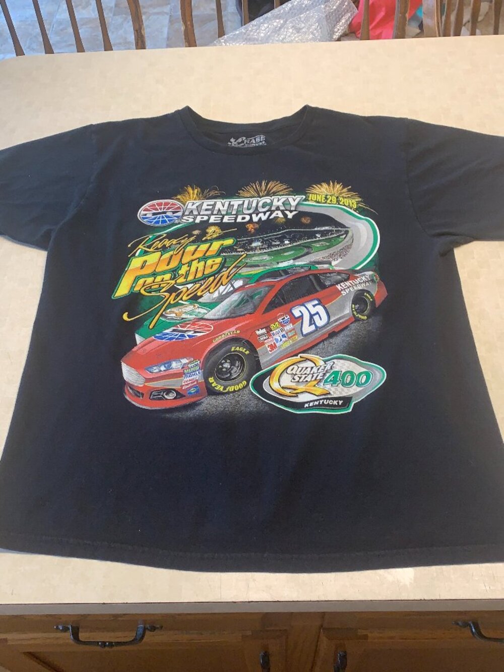 Chase Authentics  Kentucky Speedway 2013 Quaker State 400 NASCAR T-shirt XL